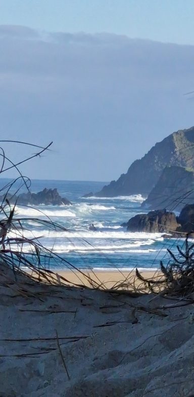 Brandung an der Küste Spaniens