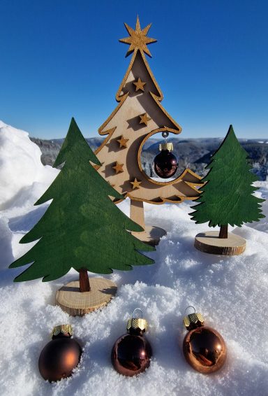 Holz-Deko Set "Winterzauber" - 4-tlg. Weihnachtsbäume aus Holz mit Sternen & echtglas Kugel