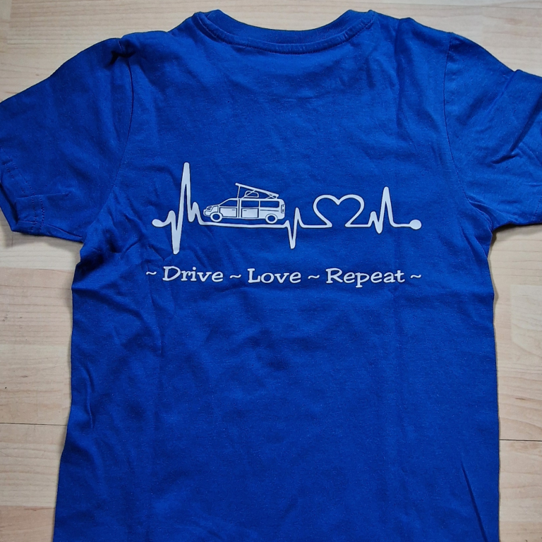 Kinder Camping T-Shirt mit Wohnmobil Herzschlag Motiv Drive Love Repeat